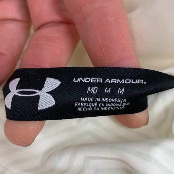 Under Armour off white Puffer quilted Storm jacket coat Size Medium Zip pockets - Picture 7 of 16